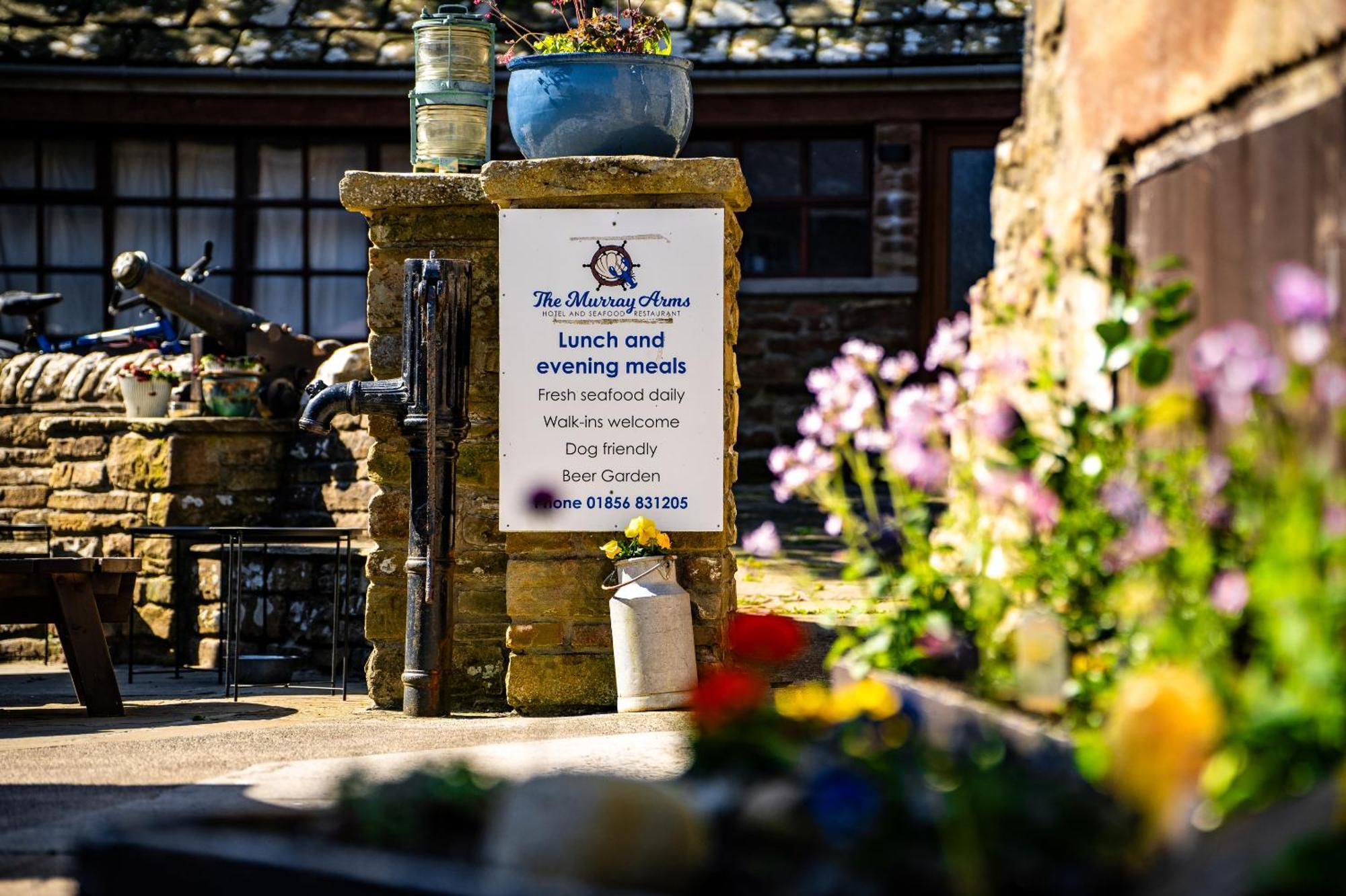 Saint Margarets Hope Murray Arms Hotel And Seafood Restaurant, Orkney מראה חיצוני תמונה